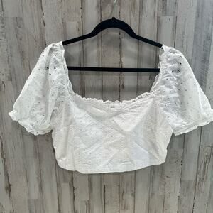 Cabana Crown & Ivy White Eyelet Puff
NWT Sleeve Crop Blouse with Smocked Back XL